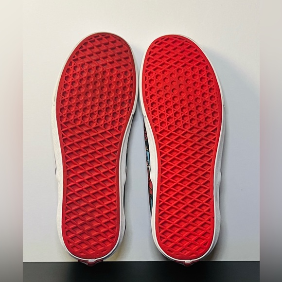 RARE Vans x Spider-Man Slip On Skate Shoes - Picture 5 of 6